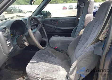 2001 GMC Sonoma Sls z USA, uszkodzony, nr VIN 1GTCS145618198542